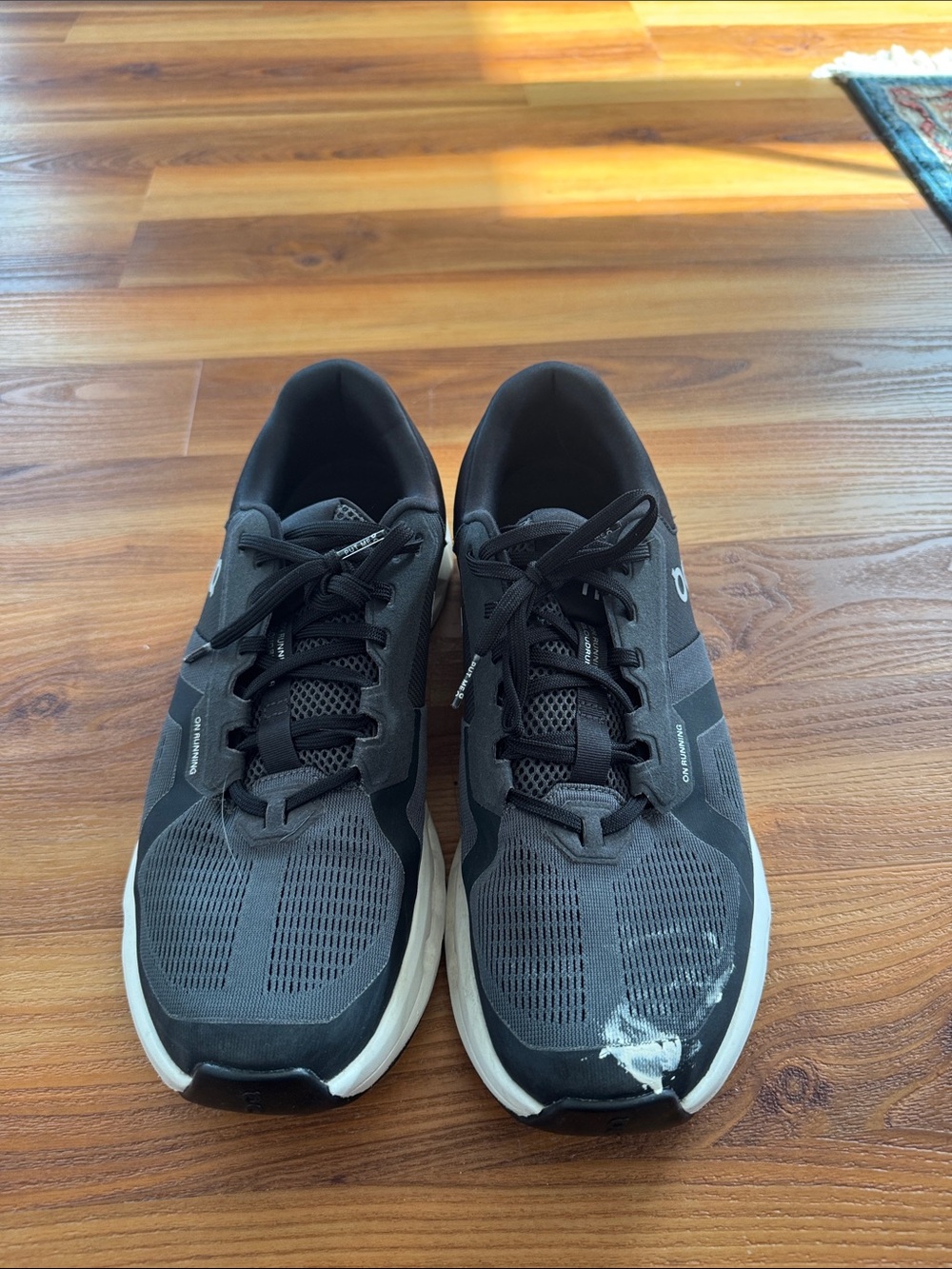Sale On Running Cloud Black & White Running Shoes. Cloudrunner - Picture 2 of 5